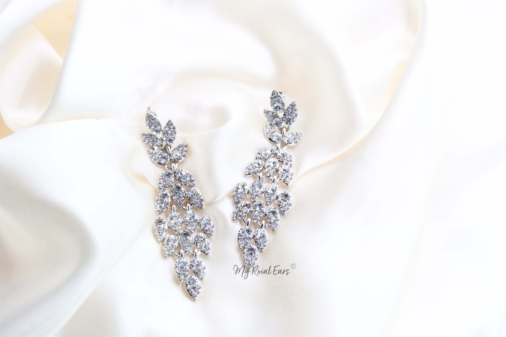 Q PHILIPPA - My Roial Ears LTD