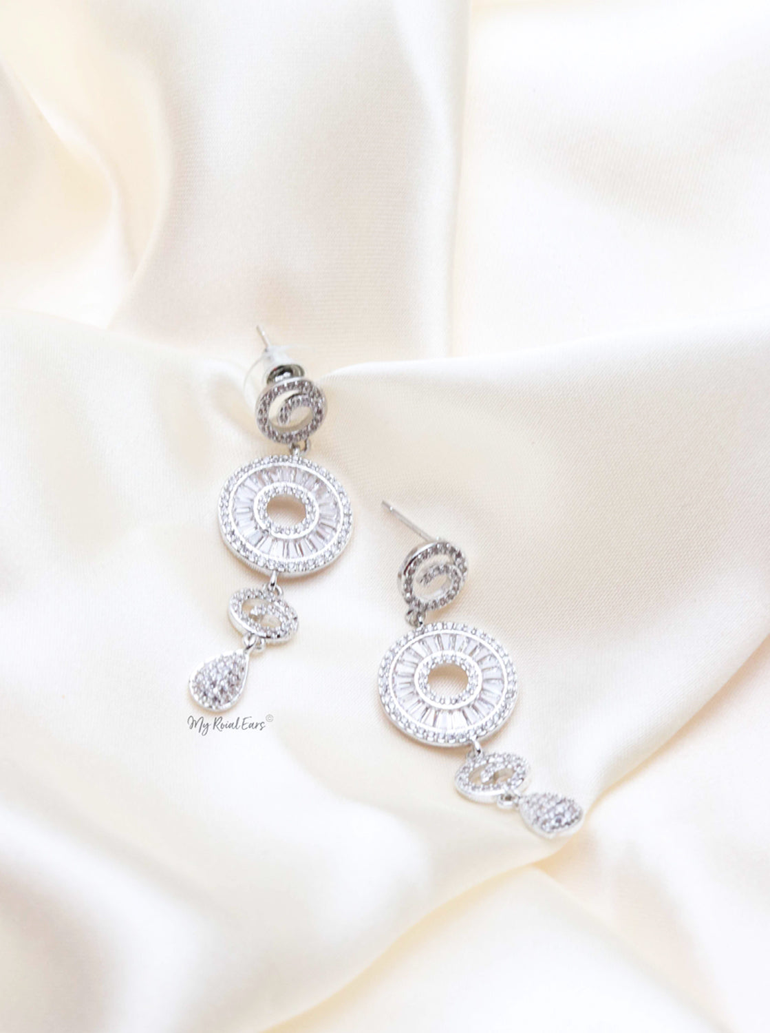 Q.Edith-Spiral Princess Cut Bridal Earrings - Image 2