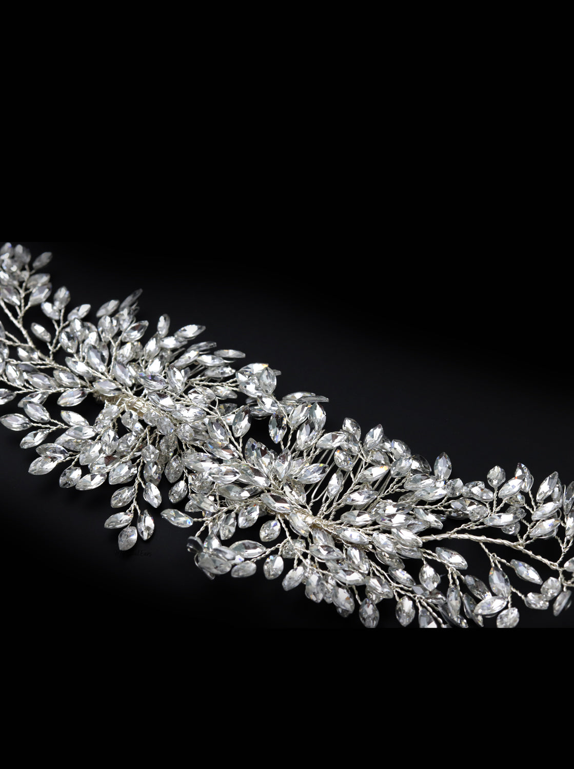 Queen Rani- a stunning rhinestone crystal hair comb - Image 3