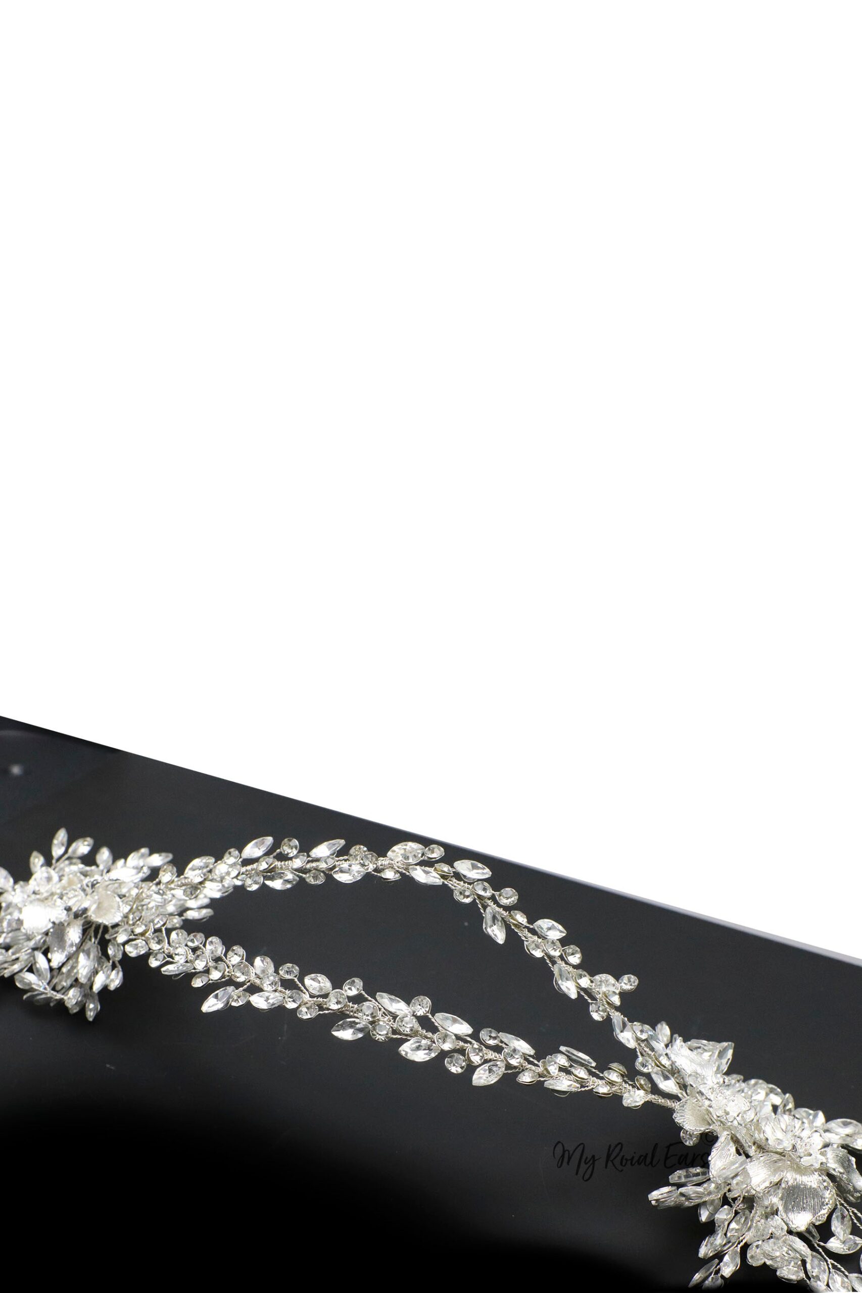 Queen Walda-floral style bridal headpiece - Image 3