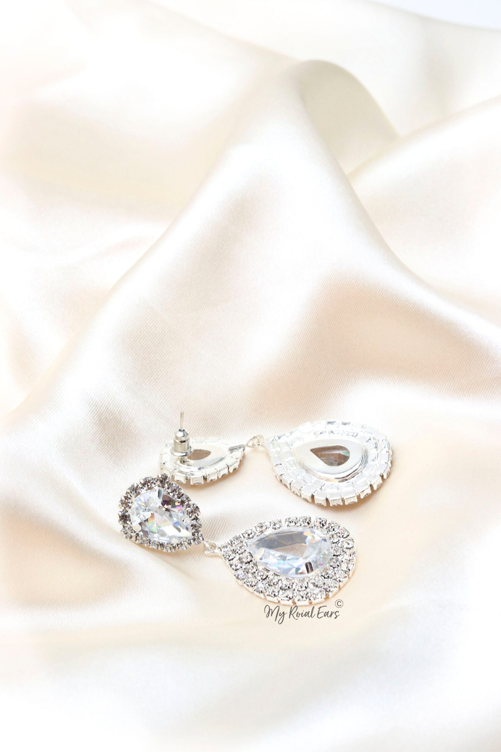 Q.Macia-sophisticated bridal drop earrings - Image 12