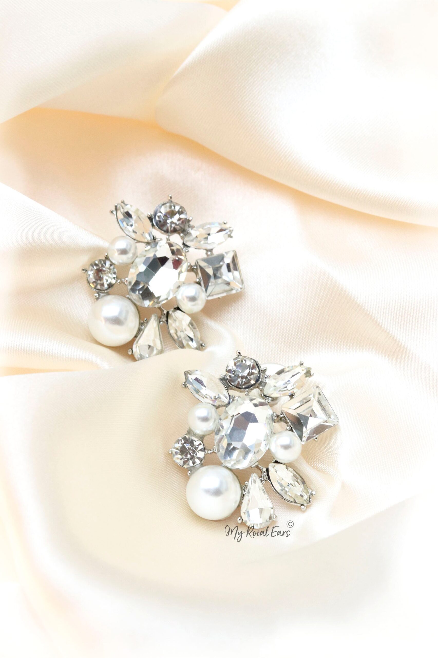 Q.Anna- diamonds pearl stud earrings - Image 3