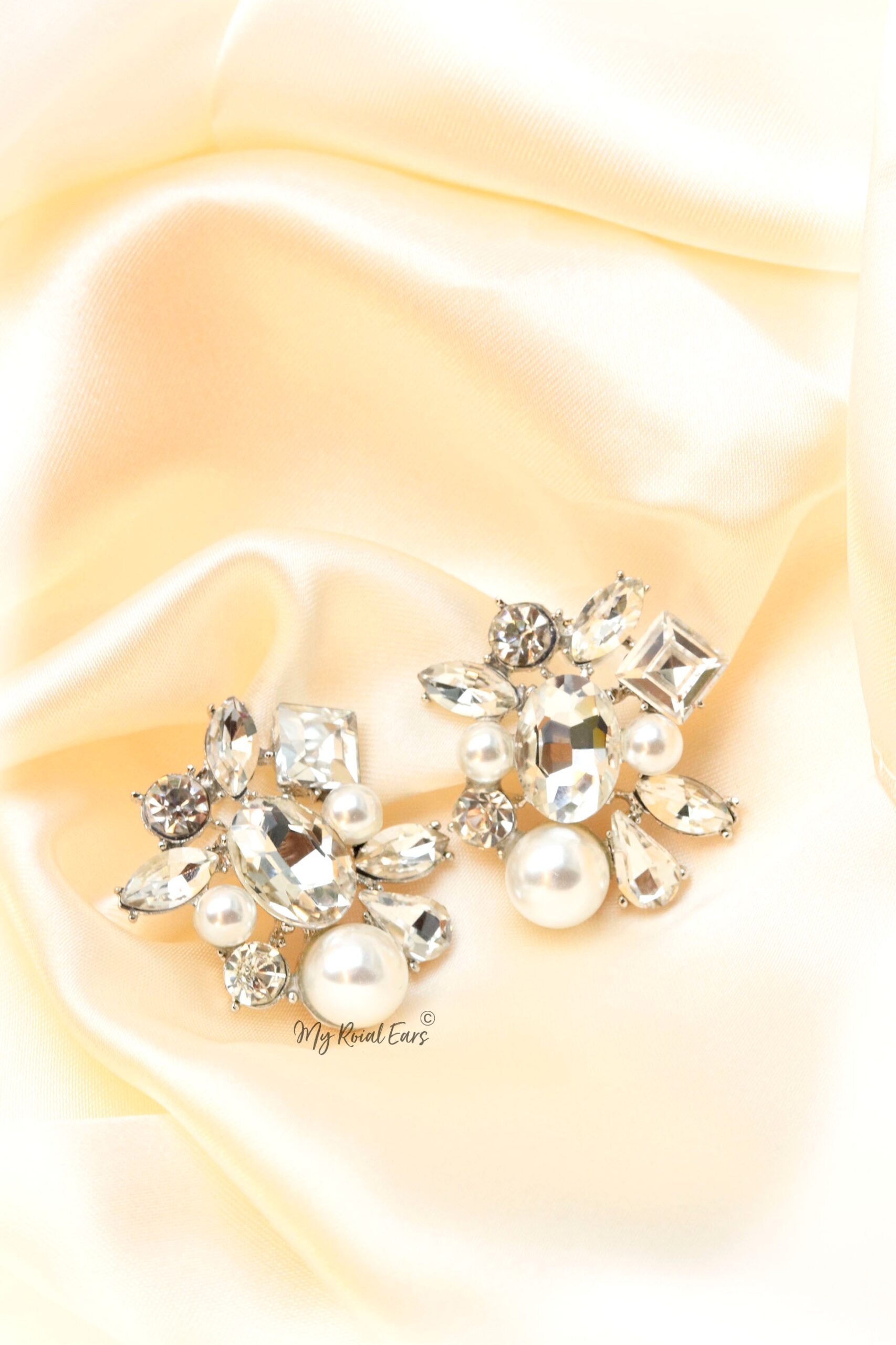Q.Anna- diamonds pearl stud earrings - Image 5