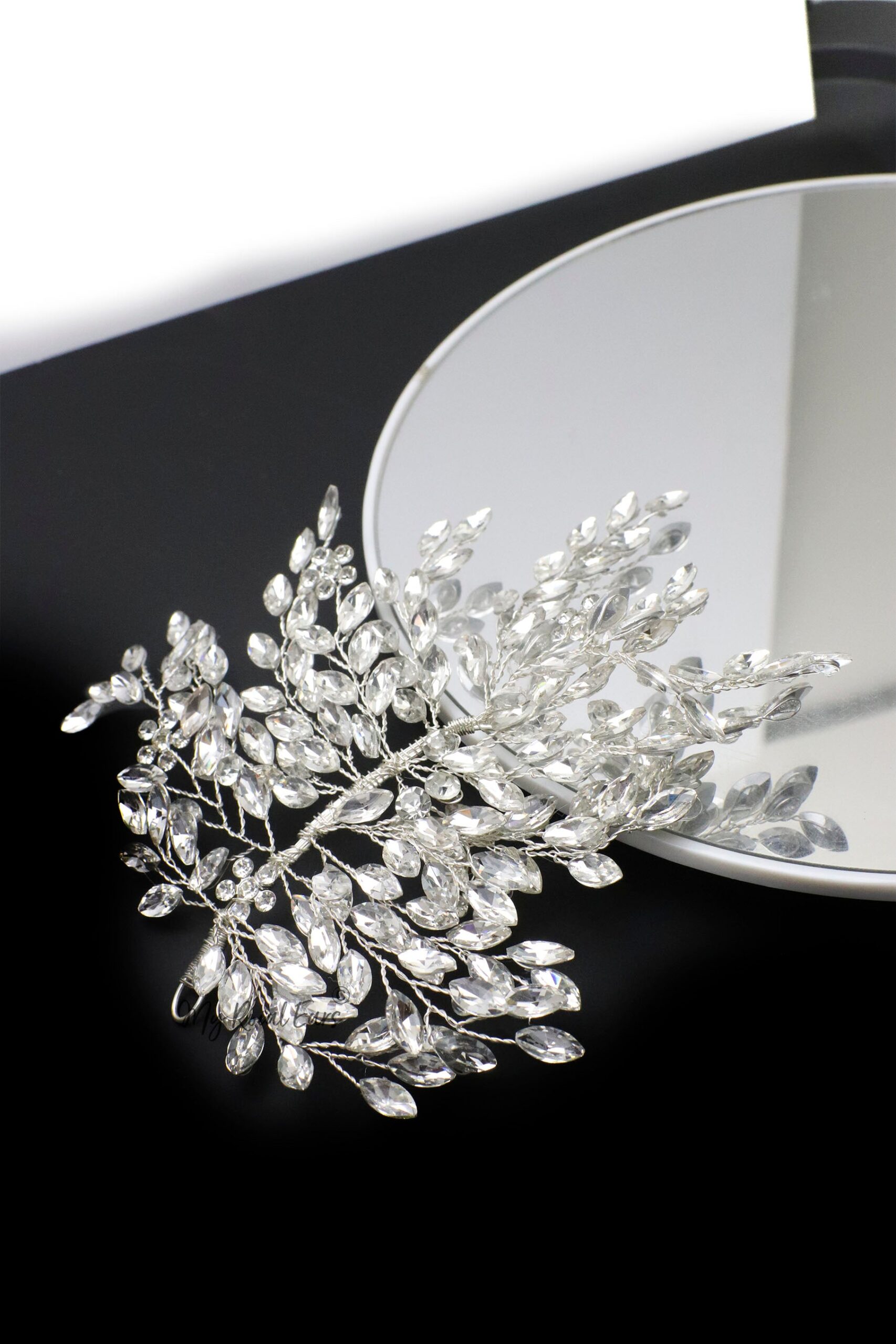 Queen Lovie-pretty crystal bridal headpiece